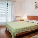 Nevia Appartement *